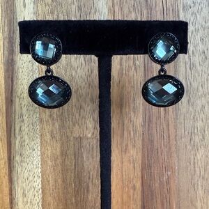 Vera Wang hunter green and black dangle Victorian gothic style earrings NWT